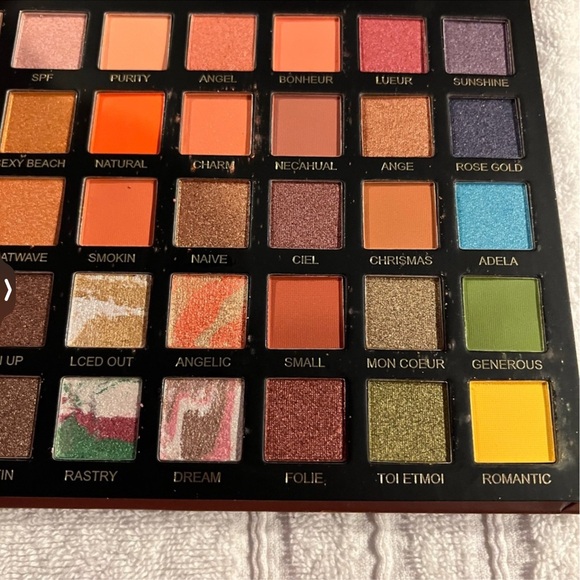 Eyeshadow Palette - Picture 7 of 7